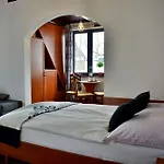 Czarna 3*