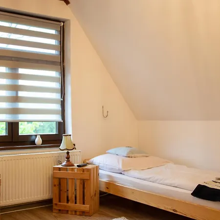 Czarna 3*