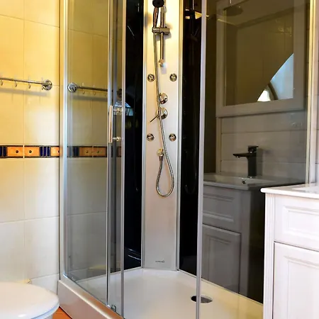 Czarna Lägenhetshotell 3*